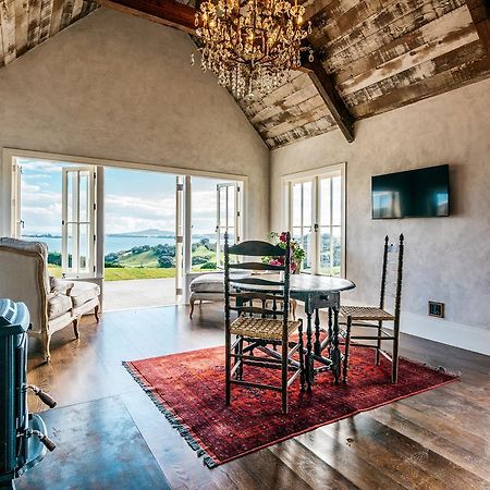 Mudbrick Cottages Oneroa Екстериор снимка
