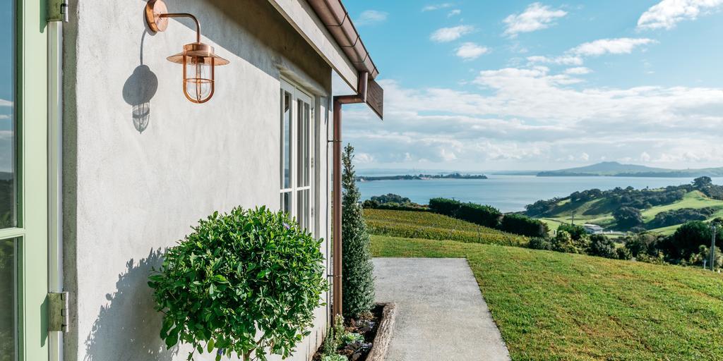 Mudbrick Cottages Oneroa Екстериор снимка